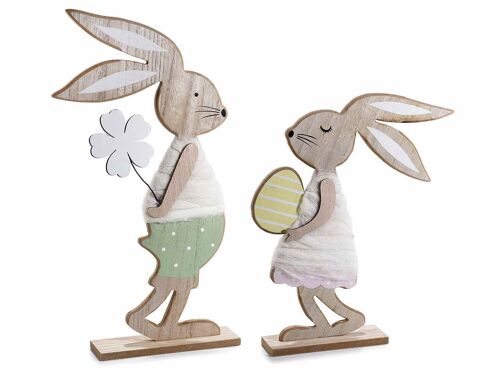 Coniglietti pasquali in legno con fiore, uovo e vestito in lana cotta