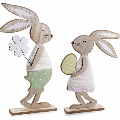 Coniglietti pasquali in legno con fiore, uovo e vestito in lana cotta