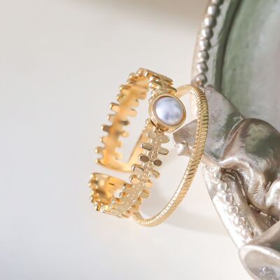 Double line ring with pearl