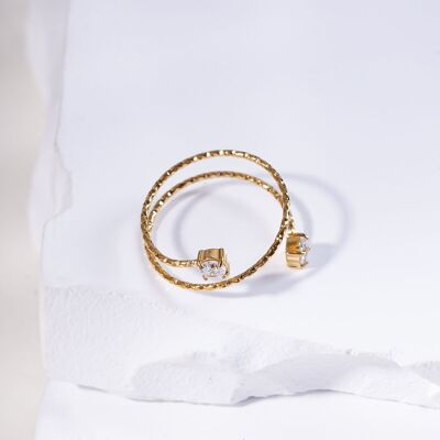 Sottile anello in oro con doppio strass
