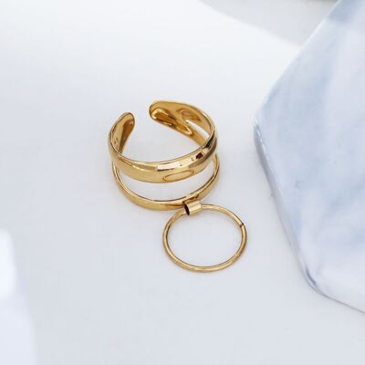 Double line ring with round pendant