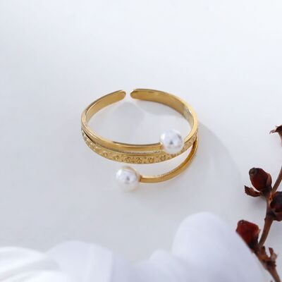 Gold line ring with double pearl