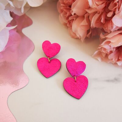 Pendientes de doble corazón de cuero rosa