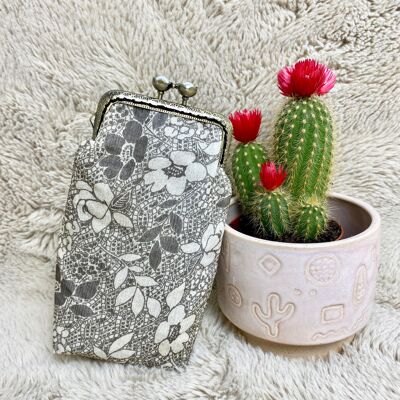 LITTLE LILI retro style silk glasses case