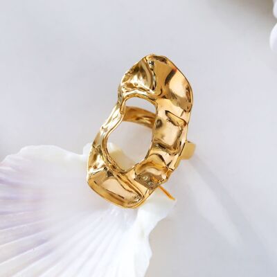 Thick hammered oval gold ring