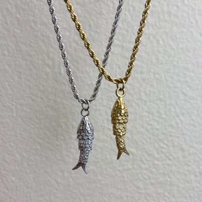 The little fish - gold or silver
