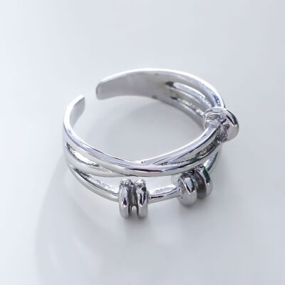 Multi-line silver ring with wheels