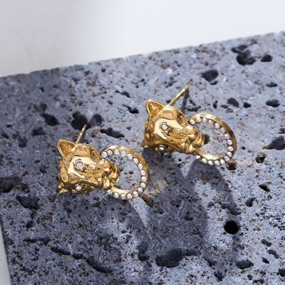 Lion head chip earrings