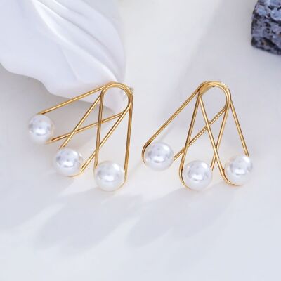Chip pin earrings with pearls