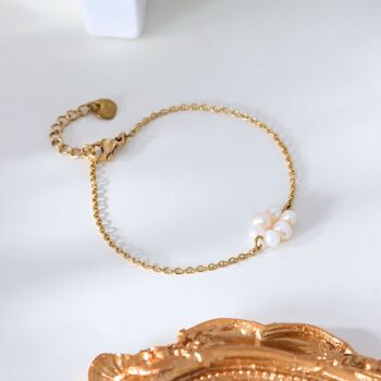 Bracelet chaîne dorée avec perles en cercle 2