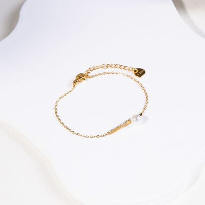 Gold chain bracelet with rhinestone bar and pearl