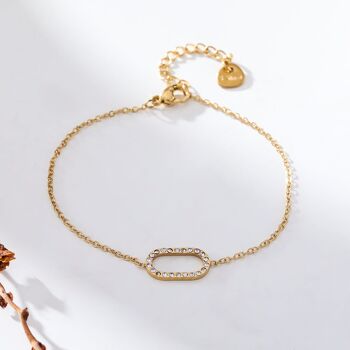 Bracelet chaîne dorée ovale en strass 1