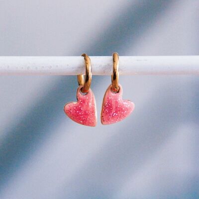 Stainless steel hoop earrings with glitter heart – pink