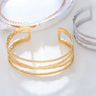 Quadruple line gold bangle bracelet