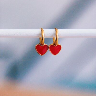 Stainless steel hoop earrings with mini heart – red