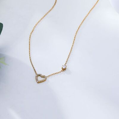 Gold chain necklace with heart and rhinestones