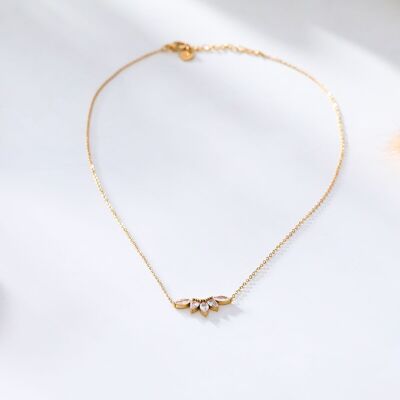 Golden chain necklace with half flower rhinestone pendant