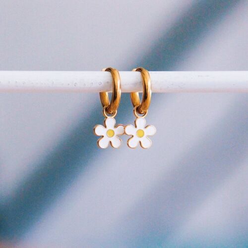 Stainless steel hoop earrings with daisy flower - white/yellow