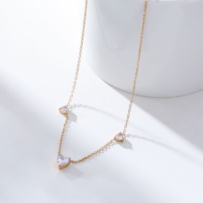 Collier chaîne dorée triple cœur en strass