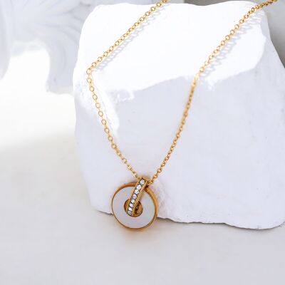 Golden chain necklace with round mother-of-pearl pendant