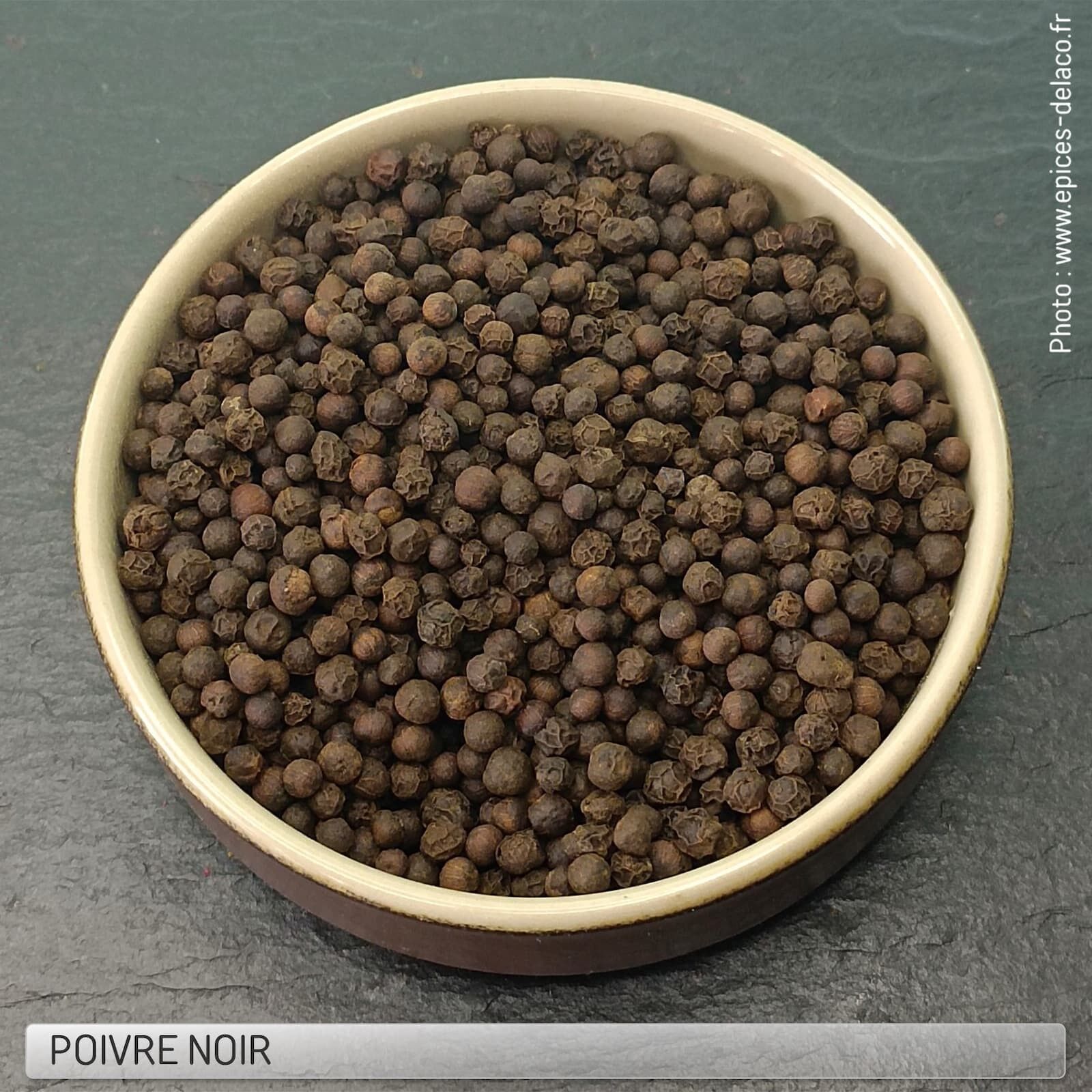 PEPE NERO - pepe, peperoncino e bacche