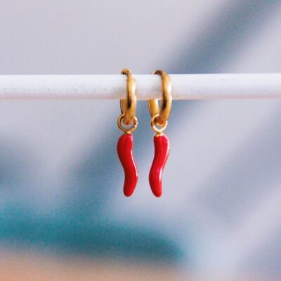 Stainless steel hoop earrings with red pepper