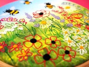 Pack de tissus à motifs de broderie d'abeilles et de prairies de fleurs sauvages 3
