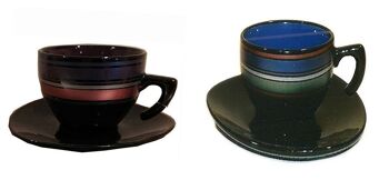 Ensemble en céramique de 6 tasses et assiettes (3 bleues et 3 avec détails rouges) dans un coffret cadeau. EK-332