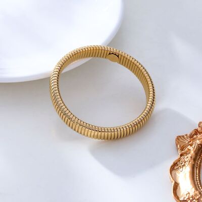 Thick elastic gold bracelet