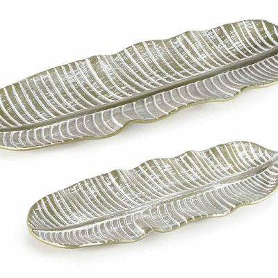 Wooden leaf plates in a set of two pieces