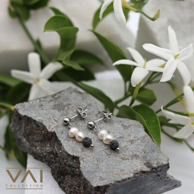 Boucles d'oreilles « Classic Party », bijoux diffuseurs de pierres précieuses, faits à la main avec de la lave naturelle et des perles d'eau douce.