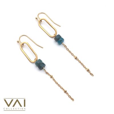 Orecchini “Blue Ocean”, gioielli con pietre preziose, realizzati a mano con apatite naturale.