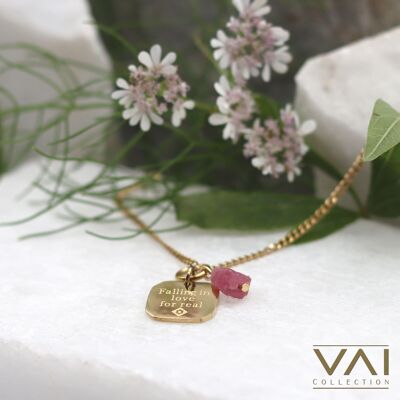 Collana “Falling In Love Raw Pink”, gioielli con pietre preziose, realizzati a mano con tormalina naturale.