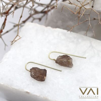 Orecchini “Terra Twins”, gioielli con pietre preziose, realizzati a mano con quarzo fumé naturale.