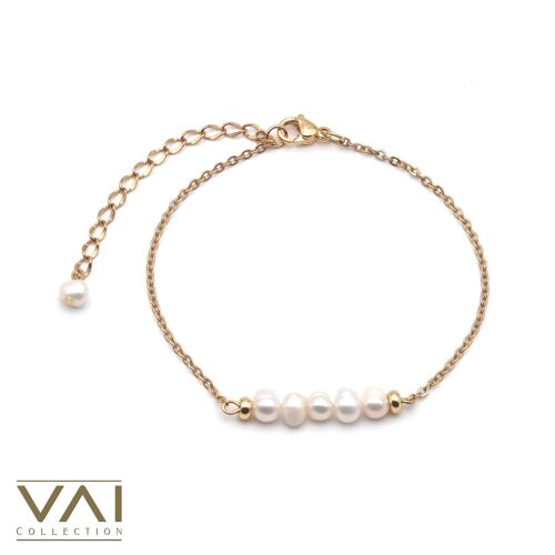 Bracelet “Inner Reflexions” Handmade gold plated jewelry with Freshwater Pearls.