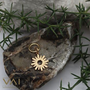 Charm « Golden Daisy », bijoux faits à la main, acier inoxydable hypoallergénique sans ternissement de haute qualité. 3