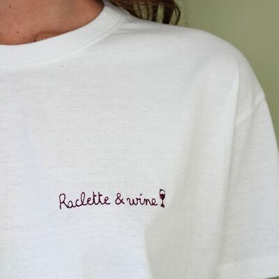 T-Shirt mit Raclette- und Wein-Stickerei