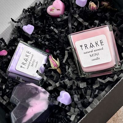 ROMANTIC BOX OF TWO SCENTED CANDLES