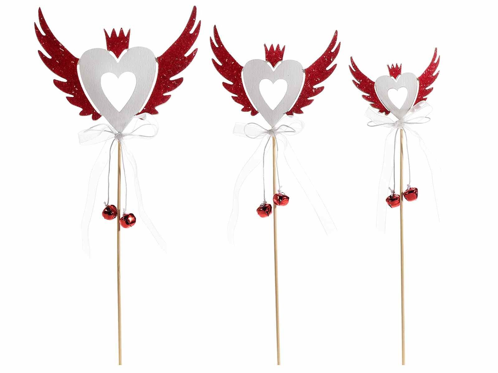 Corazones de madera sobre palo con alas brillantes y cascabeles en juego de 3 piezas