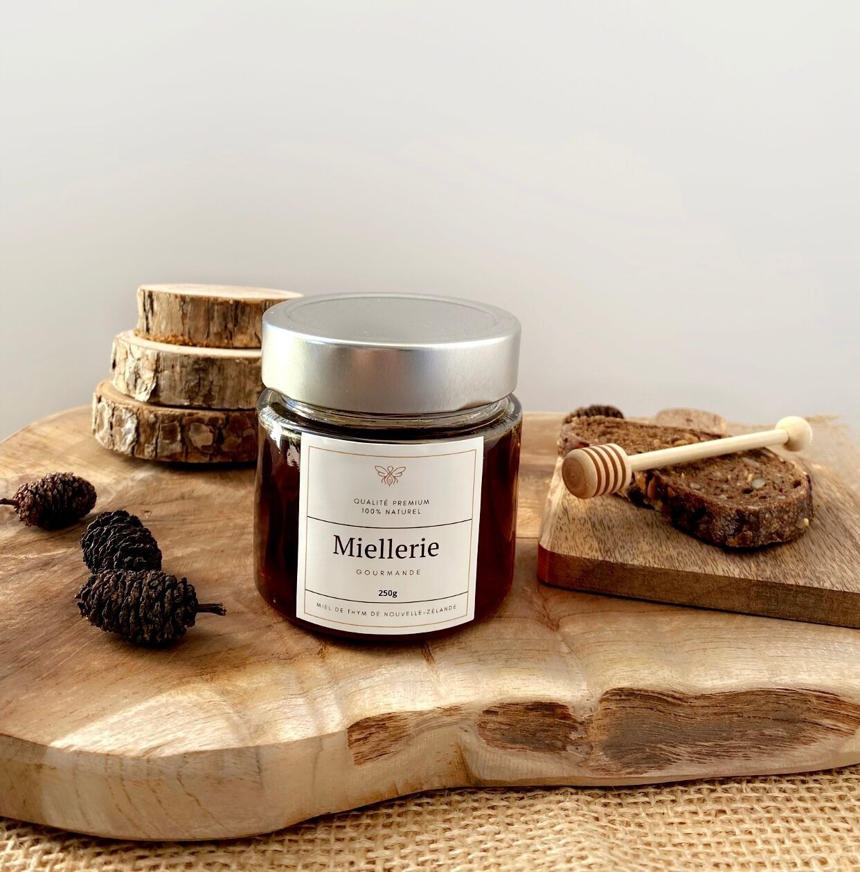 Miele di Timo della Nuova Zelanda Vasetto da 250g - Un Rimedio Naturale e Delizioso per Affrontare l&#039;Inverno con Bontà!