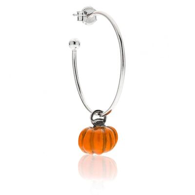 Pendiente único de aro grande con dije de calabaza en plata de ley y esmalte