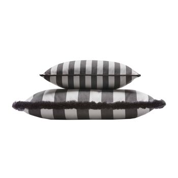 Coussin Happy Outdoor Rayé Franges Blanc et Carbone 3