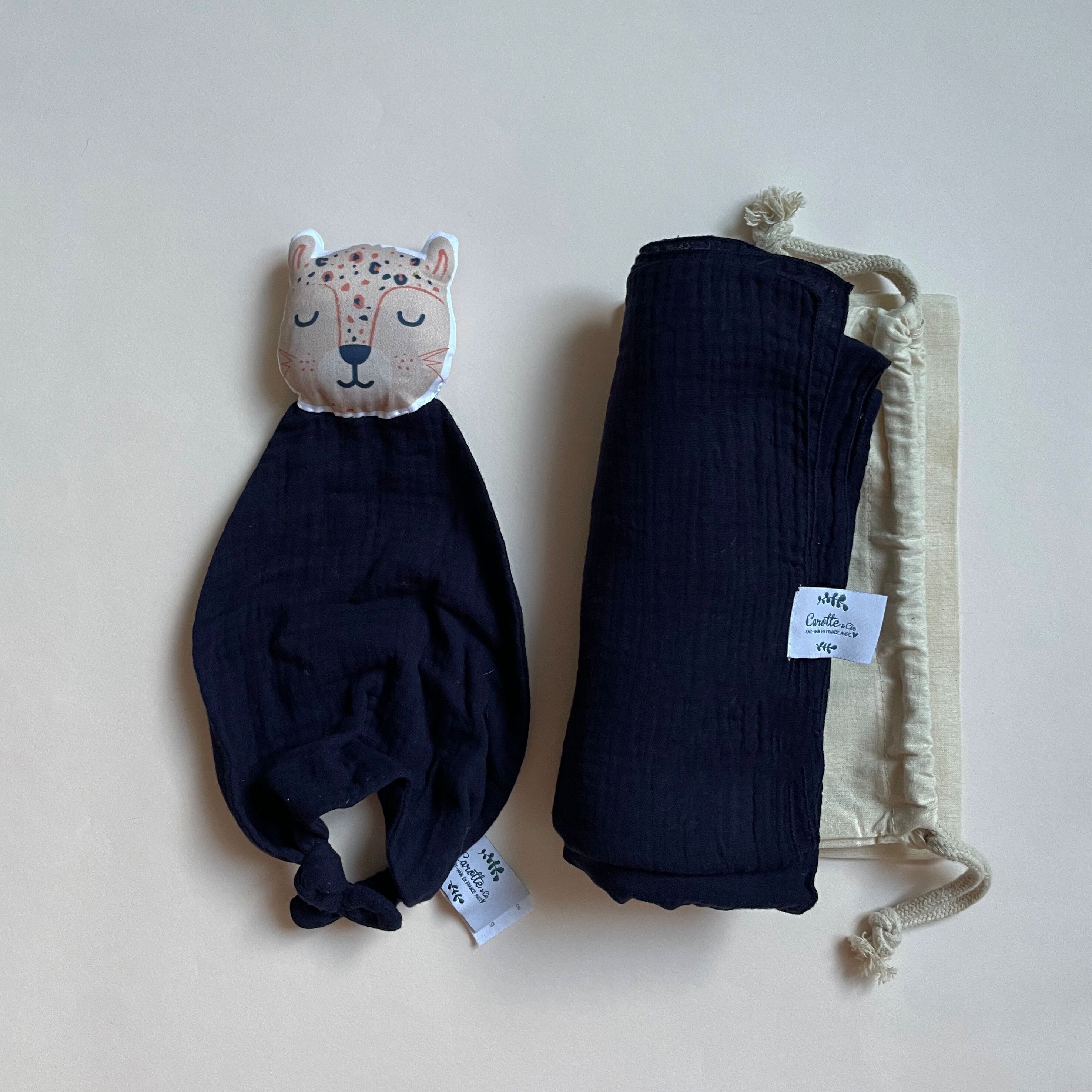 Coffret naissance "Câlin" Panthère marine pour les dodos de bébé.