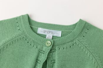 Cardigan tricoté pour bébé fille avec broderie 10