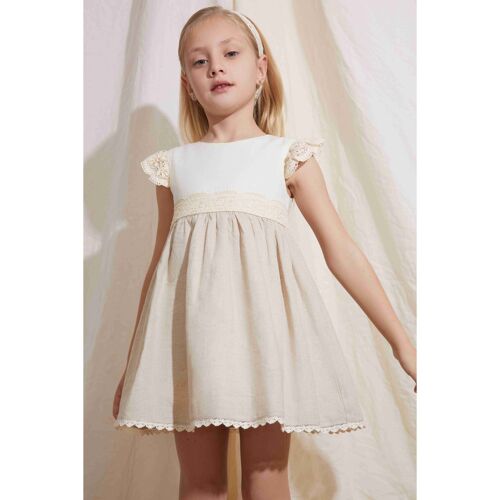 Vestidos de niña en tonos Beige