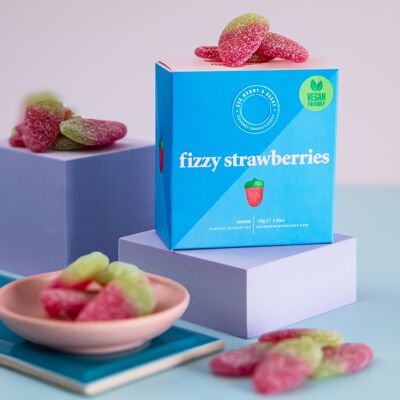 Geschenkbox mit kohlensäurehaltigen Erdbeeren