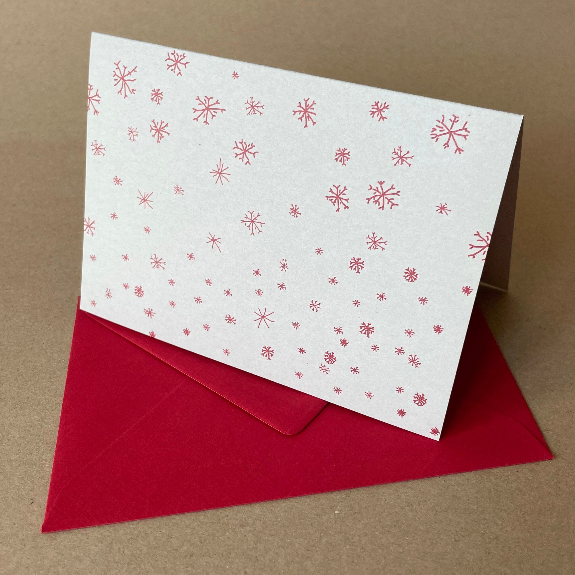 Set di 10 cartoline di Natale grigie con buste rosse