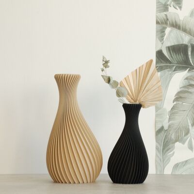 Agami vase for dried flowers