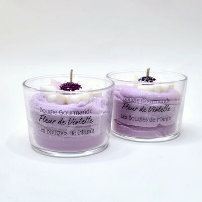 Gourmet-Kerze mit violetten Blumen