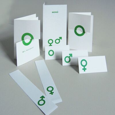 conjunto verde con papelería de boda: invitación, menú, tarjetas de lugar, gracias
